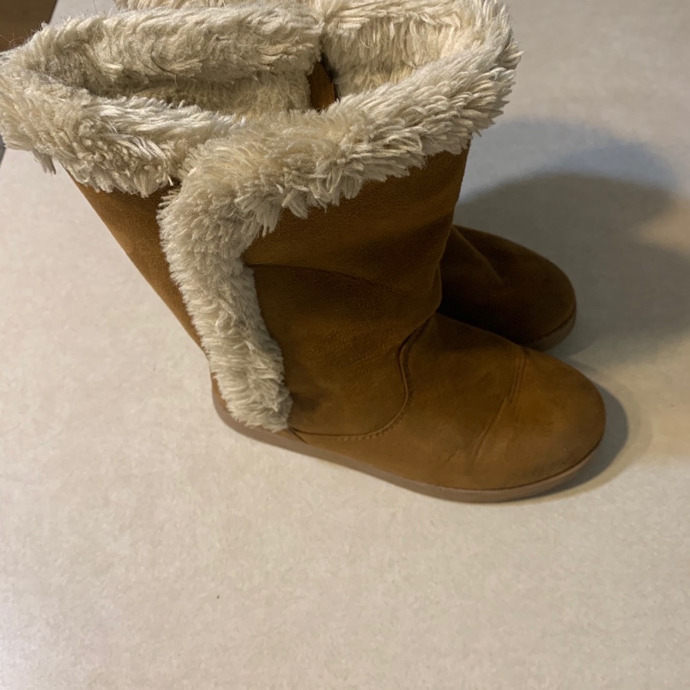 Girls boots